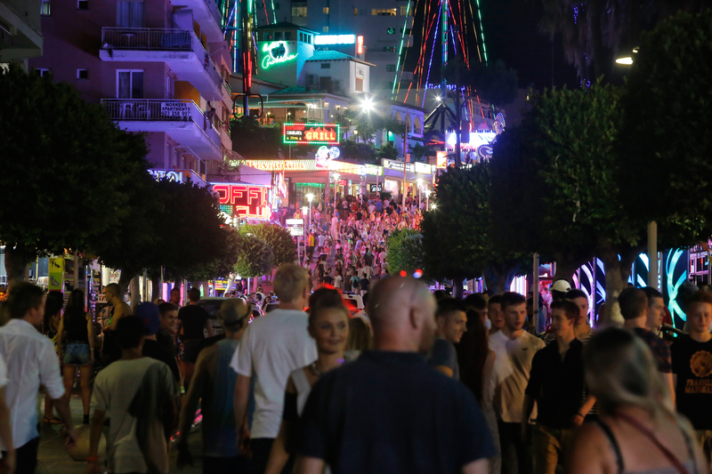 Magaluf Grippe Mallorca Rätselhafte "Magaluf-Grippe": Medialer Hype oder echte Gefahr für Mallorcas Partygäste?